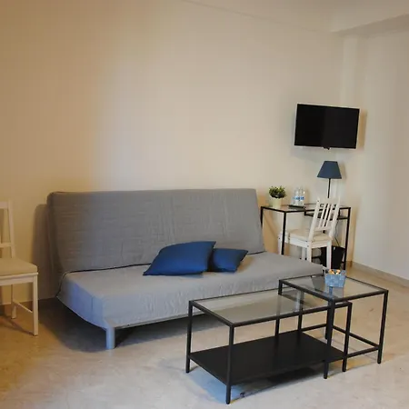 Niria Pensión 3*