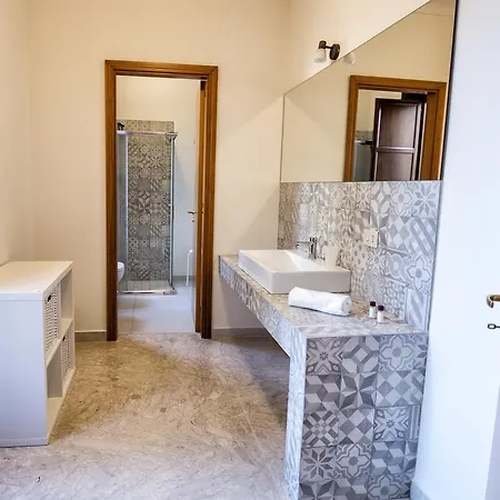 Niria Guest house 2*